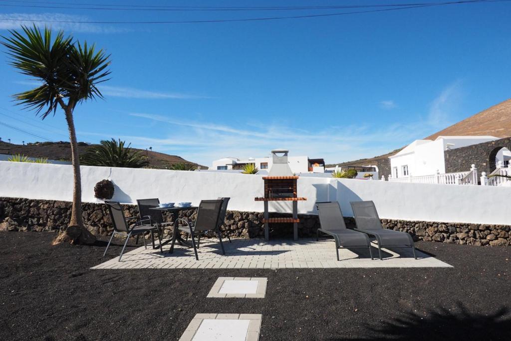 Private Apartment With Mountain And Sea Views, La Asomada, Lanzarote Tías Exteriör bild