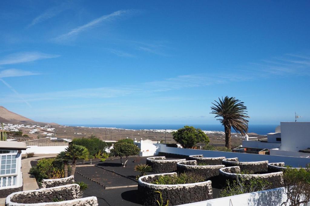 Private Apartment With Mountain And Sea Views, La Asomada, Lanzarote Tías Exteriör bild