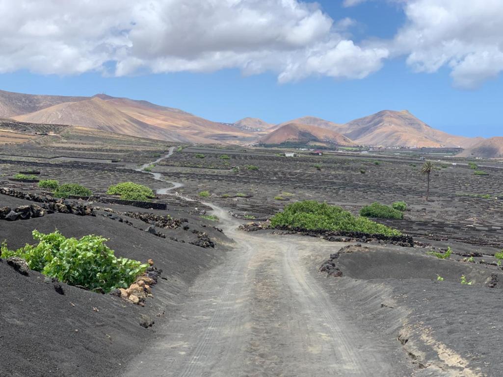 Private Apartment With Mountain And Sea Views, La Asomada, Lanzarote Tías Exteriör bild