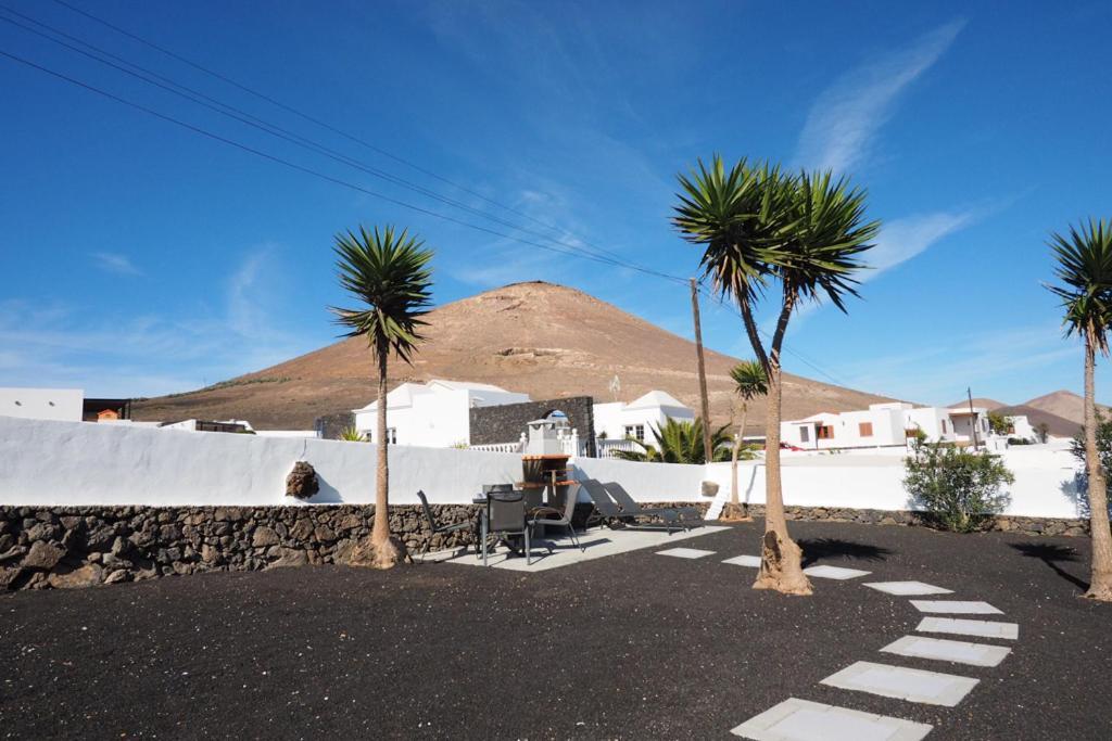 Private Apartment With Mountain And Sea Views, La Asomada, Lanzarote Tías Exteriör bild